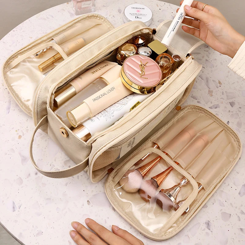 trousse-de-toilette-beige-en-cuir-tendance-femme2