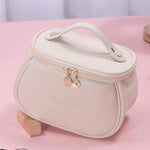 trousse-de-toilette-blanche-en-cuir-style-femme5