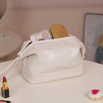 trousse-de-toilette-blanche-ivoire-en-cuir-femme-tendance-luxe9