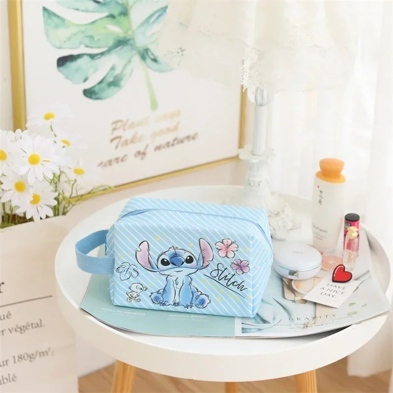 trousse-de-toilette-bleue-enfant-stitch-disney