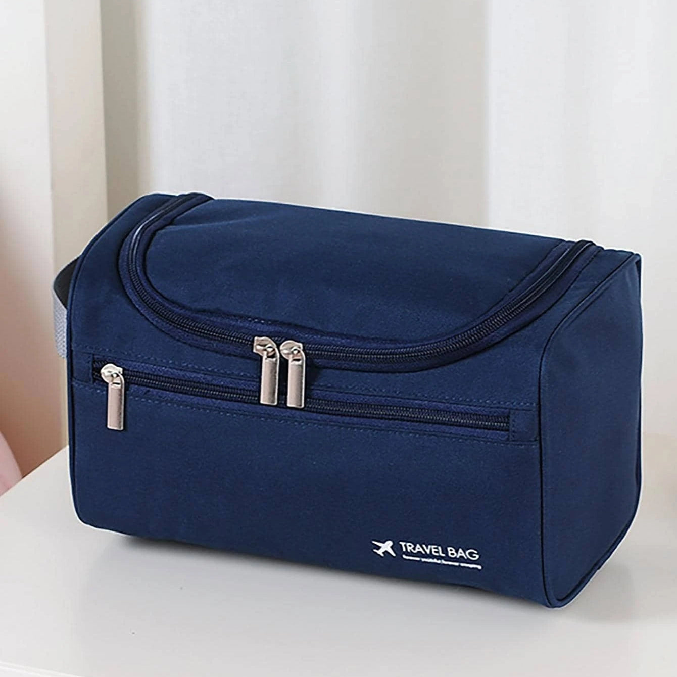 trousse-de-toilette-bleue-voyage-en-avion-tendance-homme-v2-4