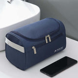 trousse-de-toilette-bleue-voyage-en-avion-tendance-homme