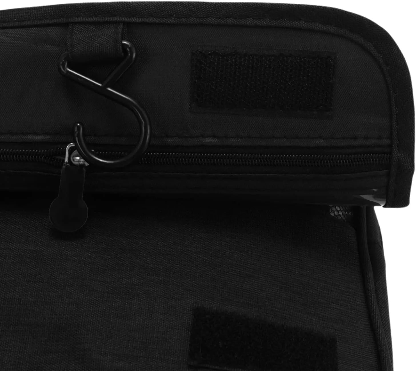 trousse-de-toilette-noire-a-suspendre-homme2