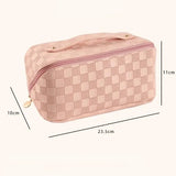 trousse-de-toilette-rose-en-cuir-femme-luxe6