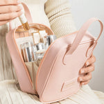 trousse-de-toilette-rose-en-cuir-femme3