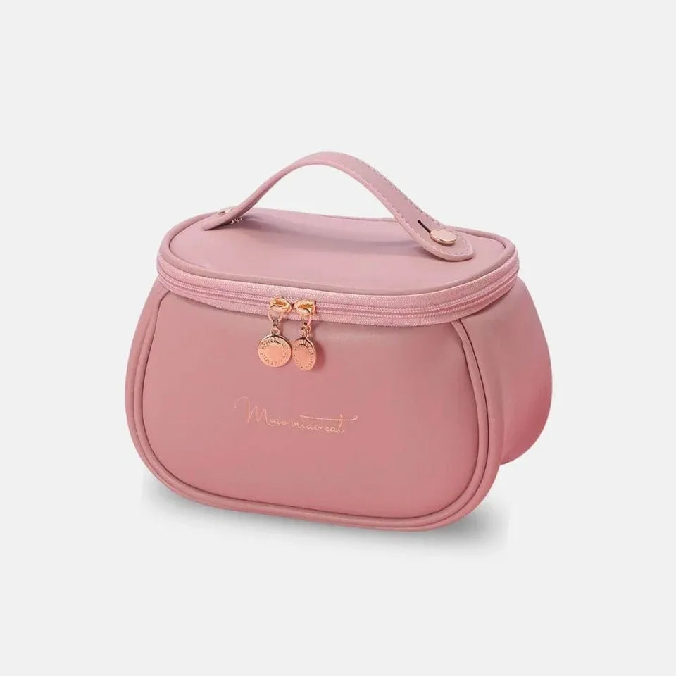 trousse-de-toilette-rose-en-cuir-style-femme