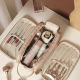 trousse-de-toilette-rose-en-cuir-voyage-tendance-femme4