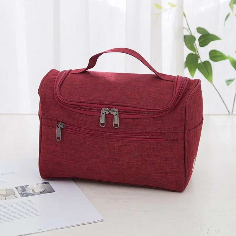 trousse-de-toilette-rouge-pour-femme-voyage